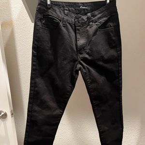Black KanCan skinny jeans size 28